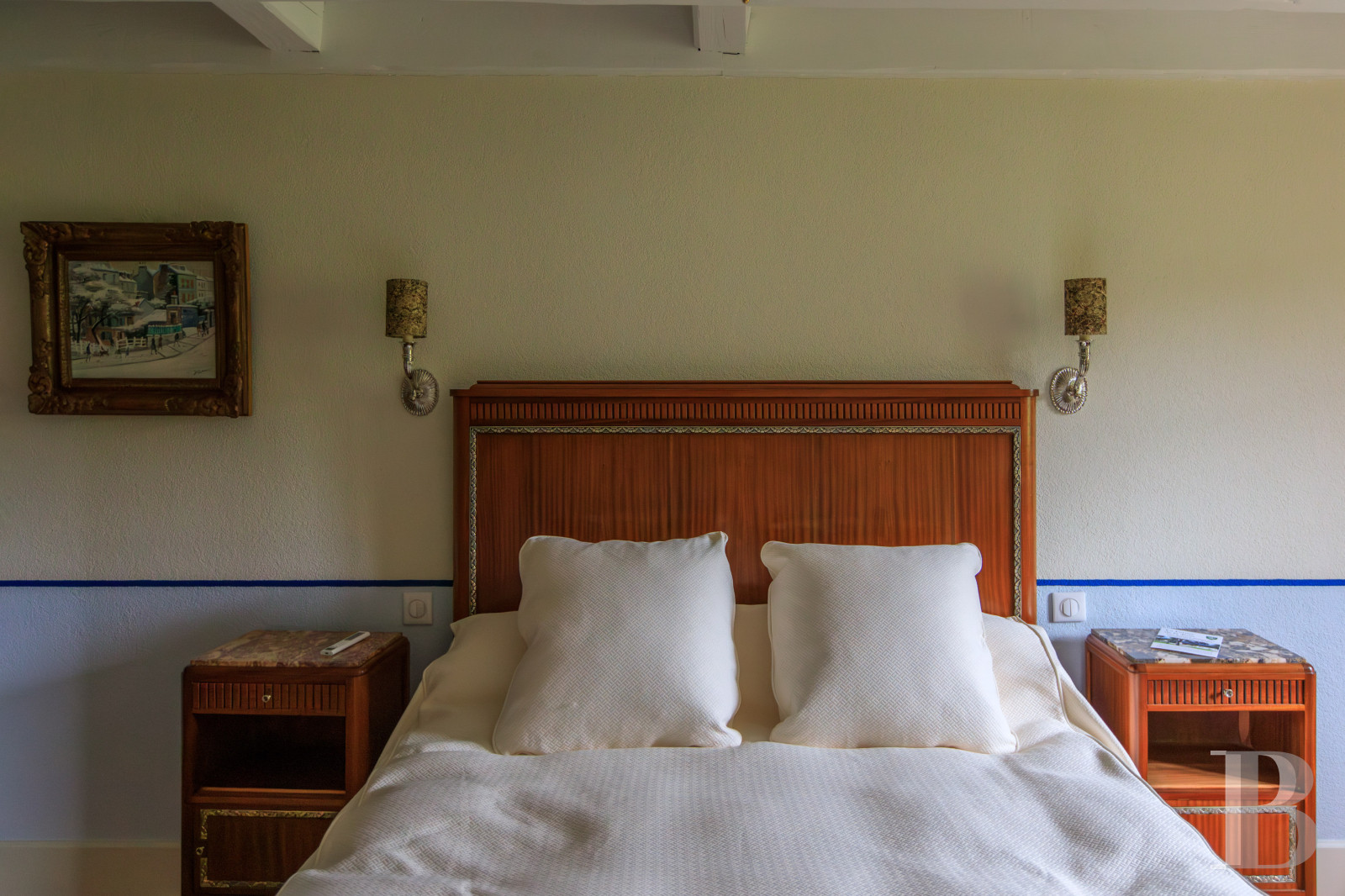 Dans le Haut-Bugey, à mi-chemin entre Lyon et Genève, une ferme abbatiale du 17e siècle transformée en une vaste et confortable demeure.  - photo  n°14